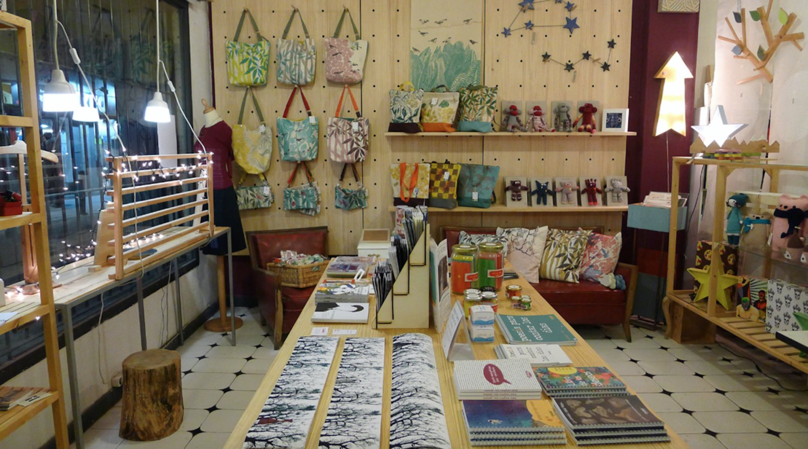 Klouví. Tienda-taller